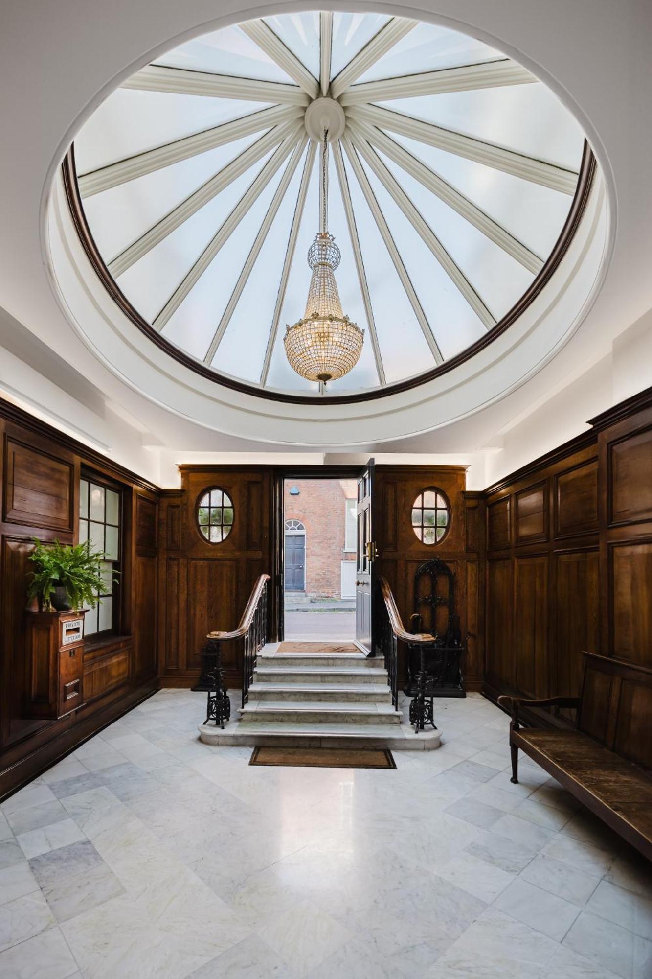 Winchester Royal Hotel Экстерьер фото