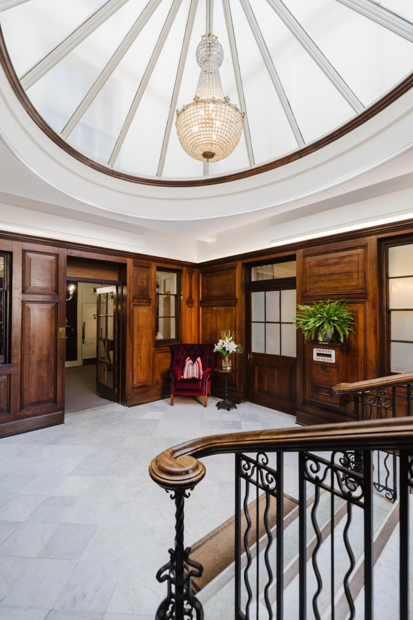 Winchester Royal Hotel Экстерьер фото