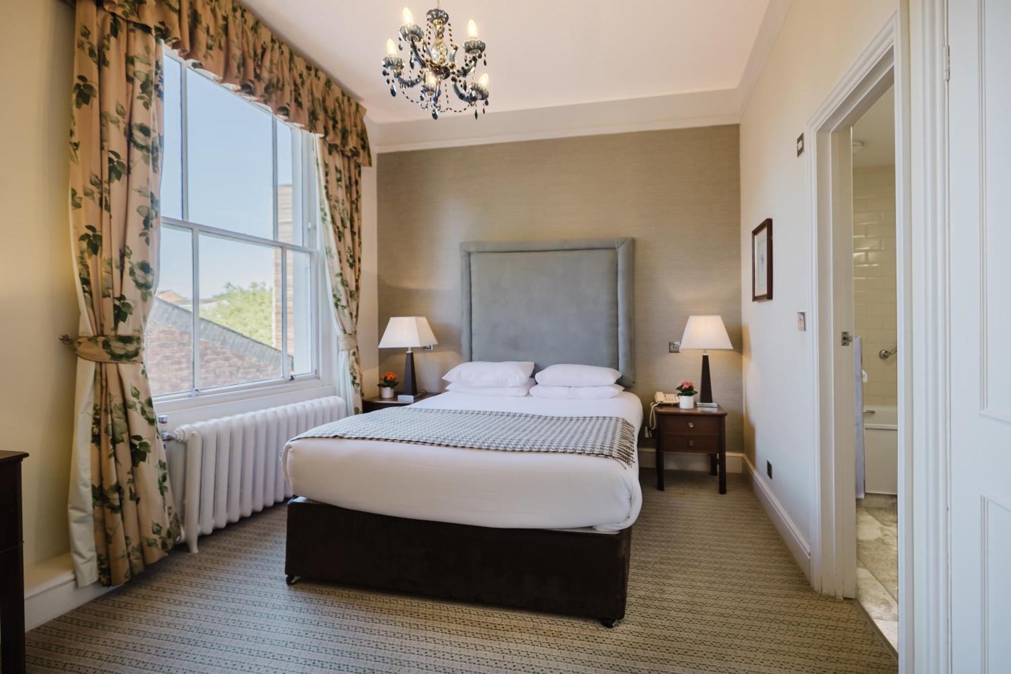 Winchester Royal Hotel Экстерьер фото